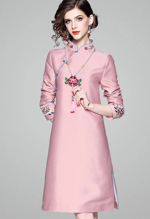 Weekend Bargains to Relish Pink Floral Embroidered Qipao Dress