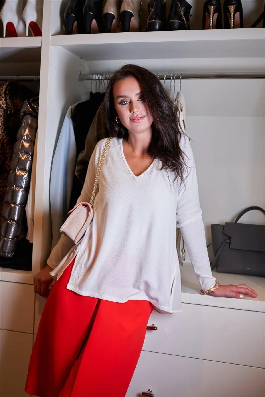 Weekend Deals You Can't Resist Off-White V-Neck Lace Back Pullover Tunic Top
