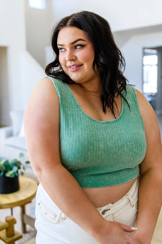 Epic Deals Get On My Level Cropped Cami in Mint