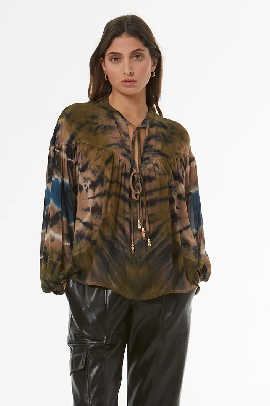 Weekend Bargains to Grab Abbey Top with Beads // Tide Venus Wash